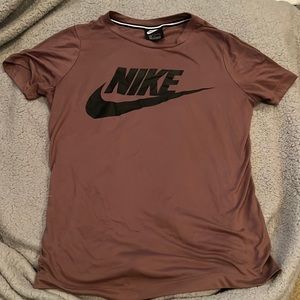 Nike Women’s Tshirt